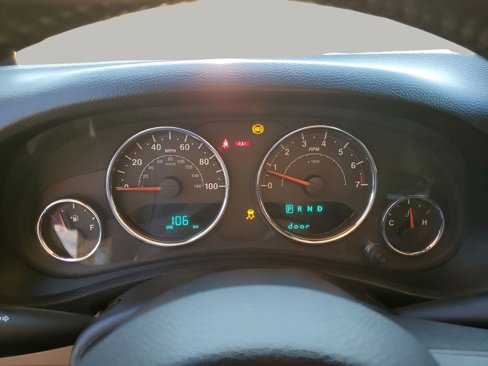 Used 2013 Jeep Wrangler Unlimited Sahara image 30