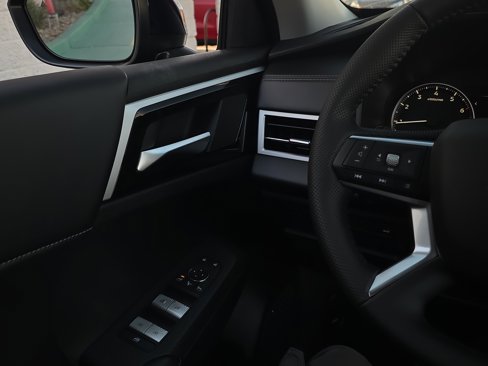 New 2025 Mitsubishi Outlander SE image 19