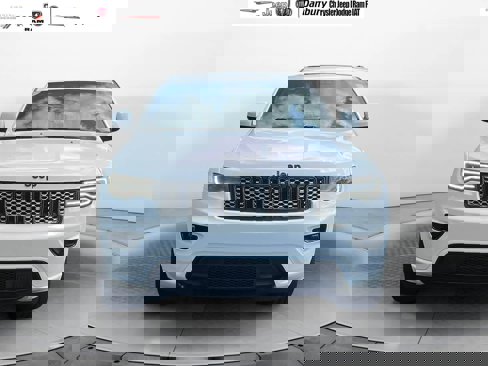 Used 2022 Jeep Grand Cherokee Laredo X image 2