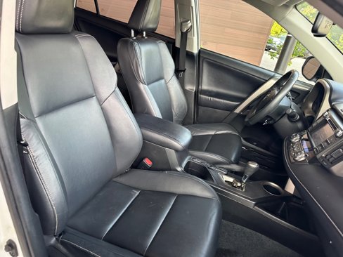 Used 2013 Toyota RAV4 Limited image 17