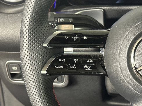 Used 2024 Mercedes-Benz GLB 250 image 27