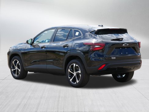 New 2025 Chevrolet Trax RS w/ Sunroof Package image 3