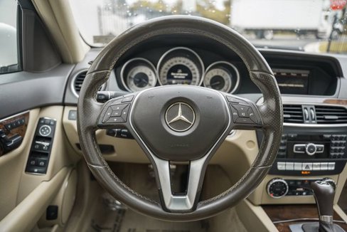 Used 2014 Mercedes-Benz C 300 4MATIC Sedan image 23