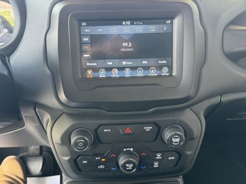 Used 2020 Jeep Renegade Altitude image 27