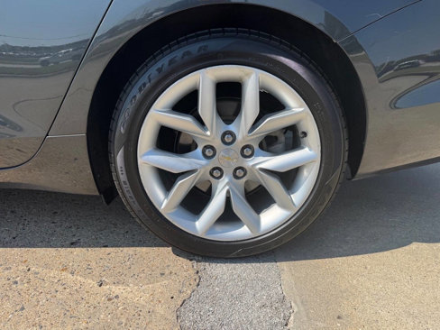 Used 2015 Chevrolet Impala LT image 9
