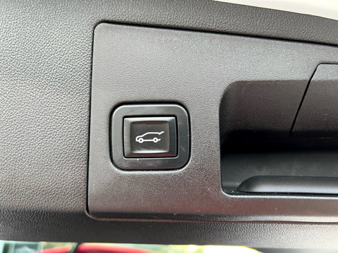 Used 2017 Cadillac XT5 Platinum w/ Driver Assist Package image 60