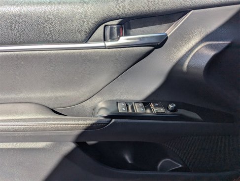 Used 2019 Toyota Camry XLE image 26