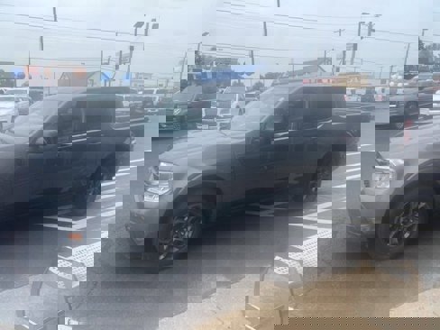 Certified 2022 Ford Maverick XLT image 3