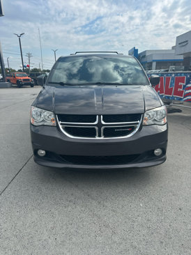 Used 2018 Dodge Grand Caravan SXT image 3