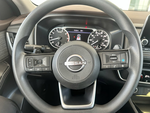 Used 2023 Nissan Rogue SV image 7