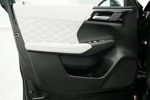 Used 2025 Mitsubishi Outlander SEL image 14
