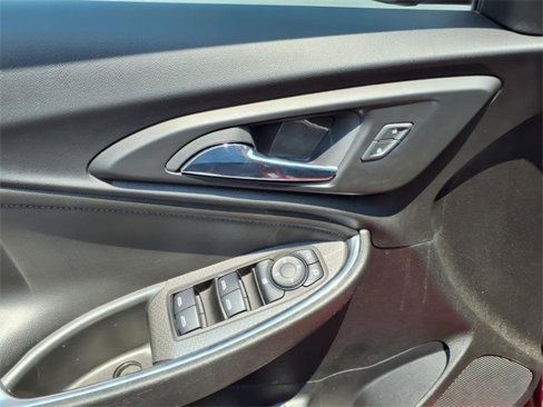 Used 2022 Chevrolet Malibu LT w/ Leather Package image 13