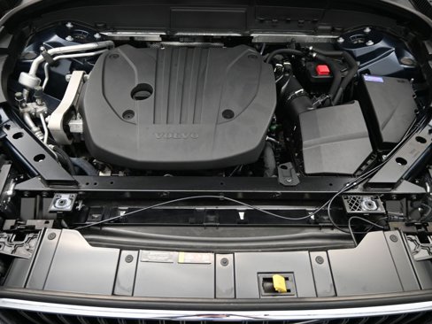 Certified 2023 Volvo XC60 B5 Ultimate w/ Climate Package image 13