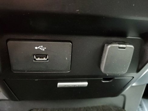 Used 2018 Ford F150 XLT w/ Trailer Tow Package image 34
