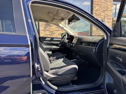 Used 2020 Mitsubishi Outlander SE image 15