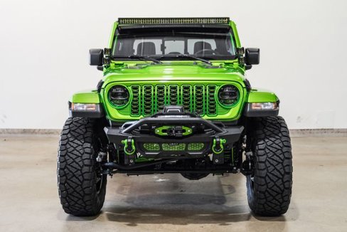 Used 2025 Jeep Gladiator Sport image 3