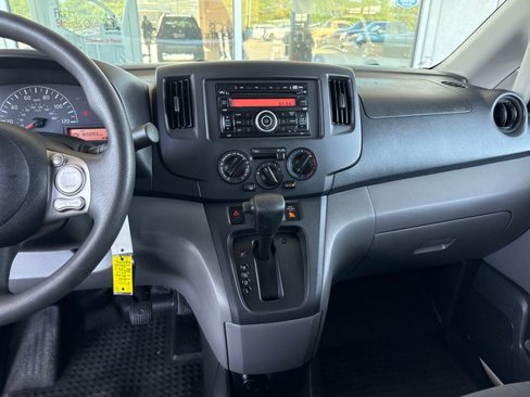 Used 2015 Chevrolet City Express LS image 17