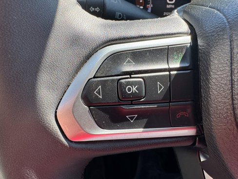 Used 2025 Jeep Compass Limited image 15
