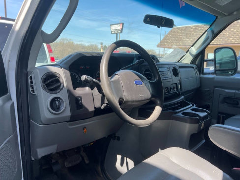 Used 2012 Ford E-150 and Econoline 150 image 6