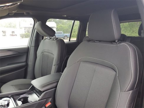 New 2025 Jeep Grand Cherokee Laredo X image 13