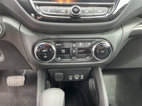 Certified 2022 Chevrolet TrailBlazer LT w/ Convenience Package image 17