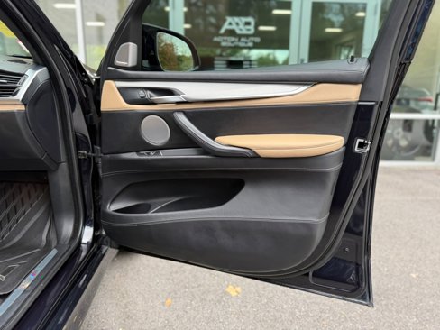 Used 2015 BMW X5 M image 37