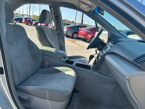 Used 2011 Toyota Camry XLE image 16