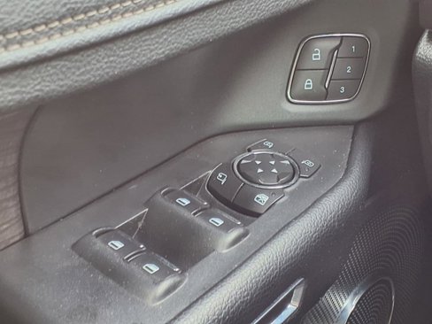 Used 2021 Ford Expedition Max Limited image 14