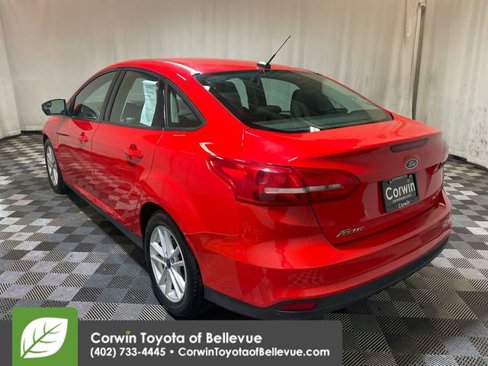 Used 2017 Ford Focus SE w/ Cold Weather Package image 6