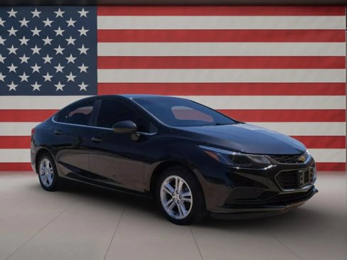 Used 2017 Chevrolet Cruze LT w/ Convenience Package image 8