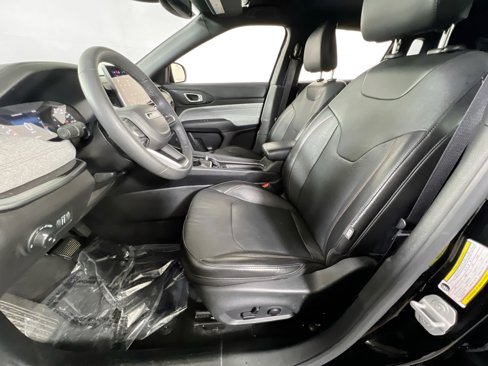 Used 2023 Jeep Compass Latitude image 20