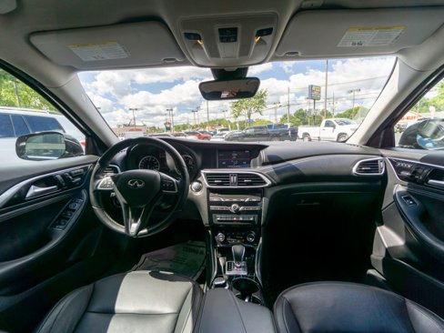 Used 2018 INFINITI QX30 AWD image 2