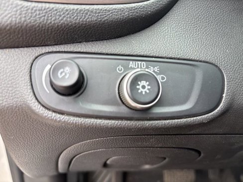 Used 2018 Chevrolet Trax LS image 11