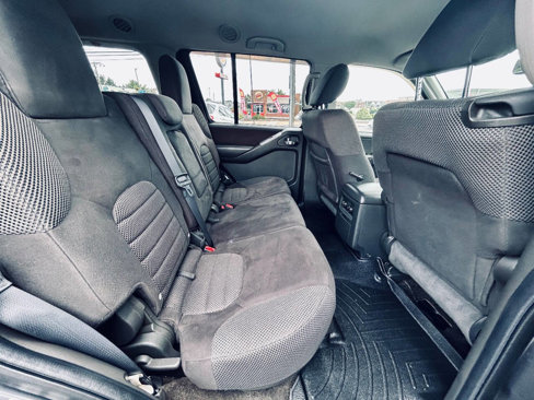 Used 2012 Nissan Pathfinder SV image 32