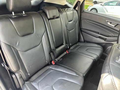 Used 2017 Ford Edge Titanium w/ Technology Package image 29