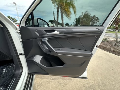 Used 2019 Volkswagen Tiguan SEL Premium image 35