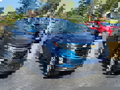 Used 2020 Chevrolet Equinox LT w/ LPO, Floor Liner Package image 3