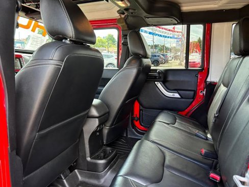 Used 2016 Jeep Wrangler Unlimited Rubicon w/ Connectivity Group image 10
