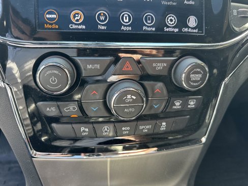 Used 2021 Jeep Grand Cherokee Limited w/ Premium Lighting Group image 16