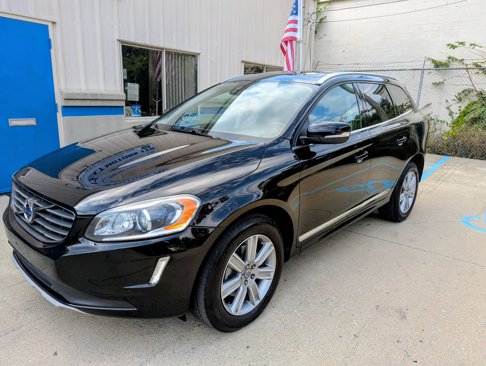 Used 2017 Volvo XC60 T5 Inscription w/ Preferred Option Package image 1