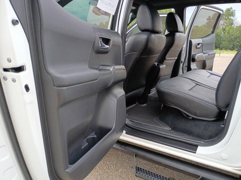 Used 2023 Toyota Tacoma TRD Off-Road image 8