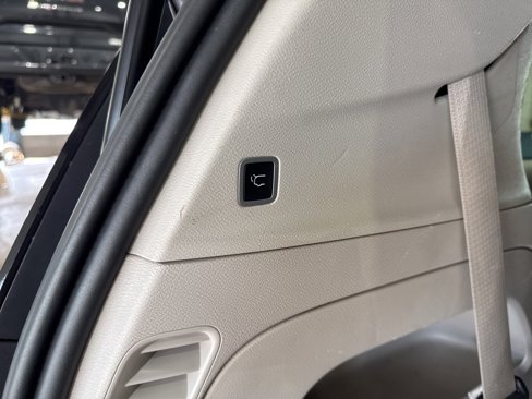 Used 2021 Chrysler Pacifica Touring w/ Cold Weather Group image 11