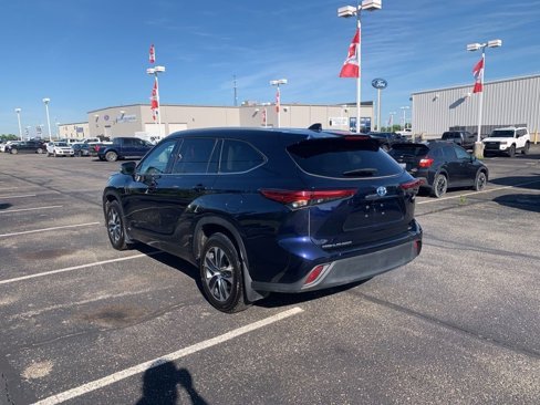 Used 2022 Toyota Highlander XLE image 6