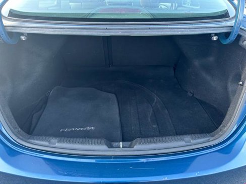 Used 2014 Hyundai Elantra SE image 18