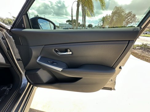 Used 2023 Nissan Sentra SR w/ Trunk Package image 30