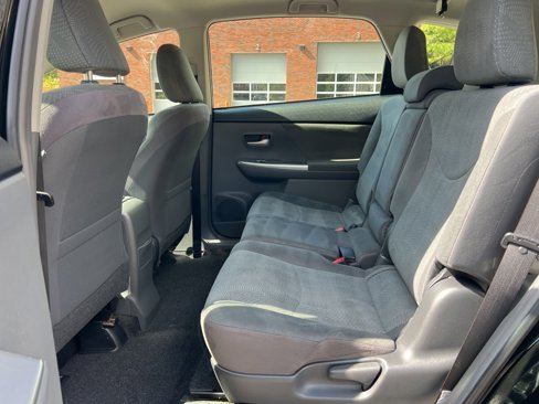Used 2013 Toyota Prius V image 23
