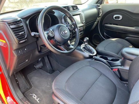 Used 2018 Kia Soul + image 19
