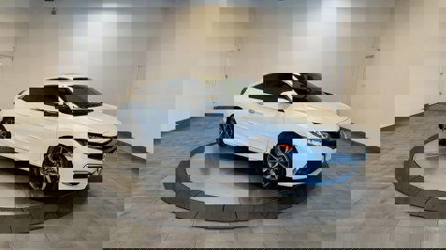 Used 2020 Honda Civic Touring image 2