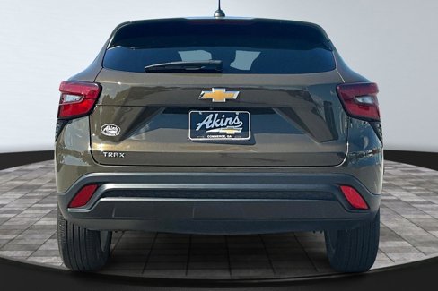 Used 2024 Chevrolet Trax LS w/ LS Convenience Package image 5