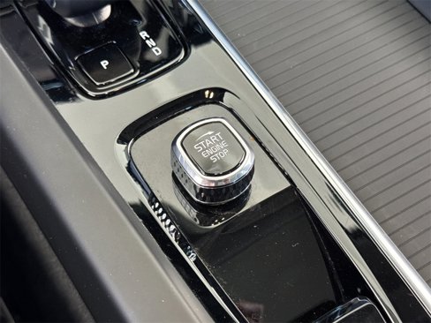 Certified 2025 Volvo S60 B5 Core image 21